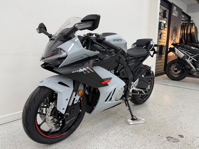 2025 CFMOTO 2025 CF Moto 675CC 675SR-R ABS Road Aerolite Grey