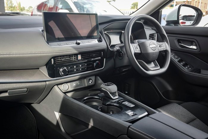 2025 Nissan X-TRAIL ST