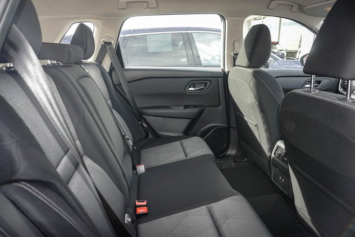 2025 Nissan X-TRAIL ST