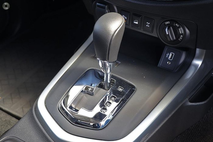 2025 Nissan Navara ST