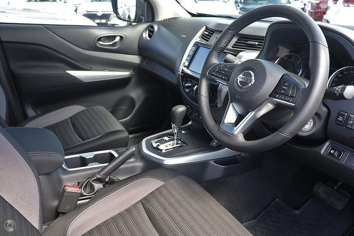 2025 Nissan Navara ST