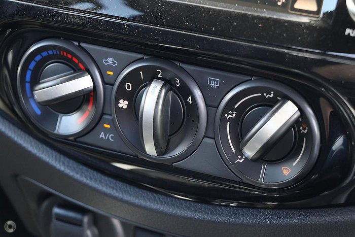 2025 Nissan Navara ST