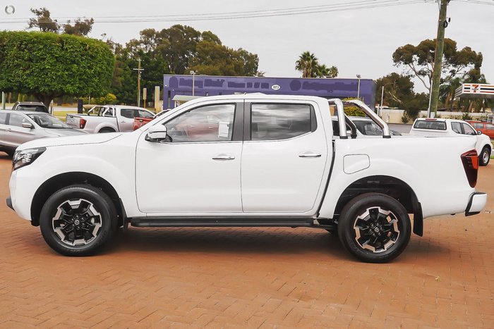 2025 Nissan Navara ST-X