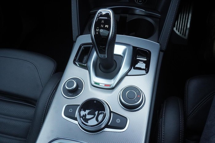 2021 Alfa Romeo Stelvio Sport