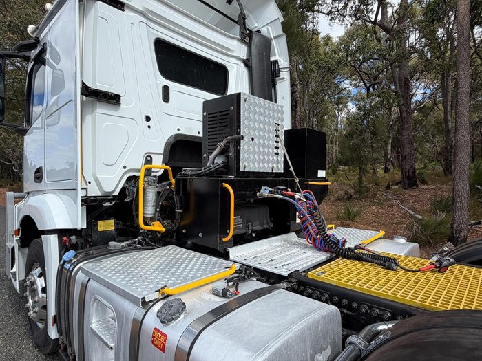 2021 Mercedes-Benz 2663