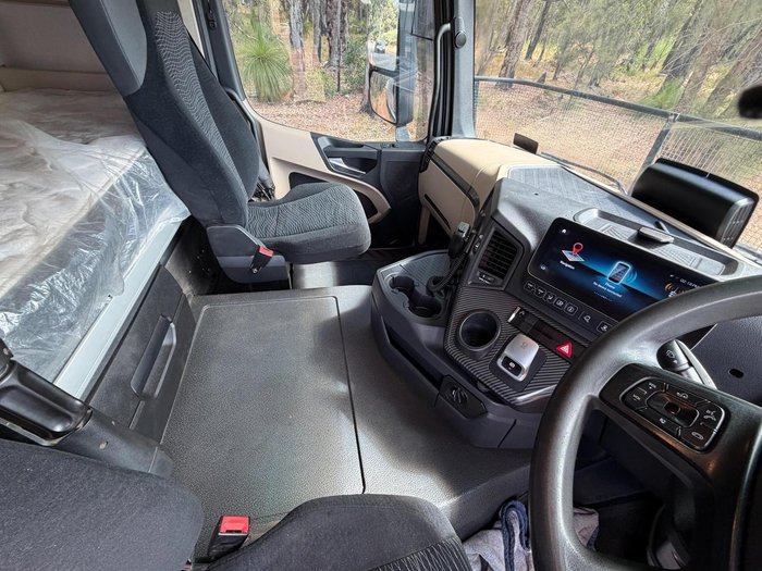 2021 Mercedes-Benz 2663