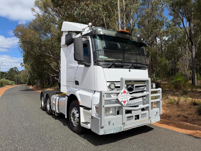 2021 Mercedes-Benz 2663