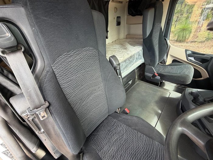 2021 Mercedes-Benz 2663