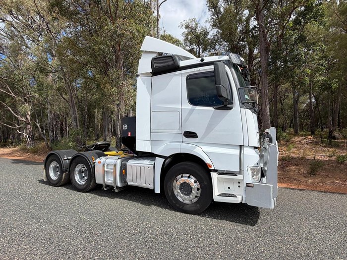 2021 Mercedes-Benz 2663