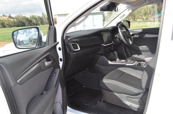 2025 Isuzu MU-X LS-M