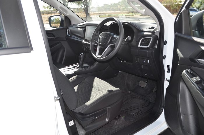 2025 Isuzu MU-X LS-M