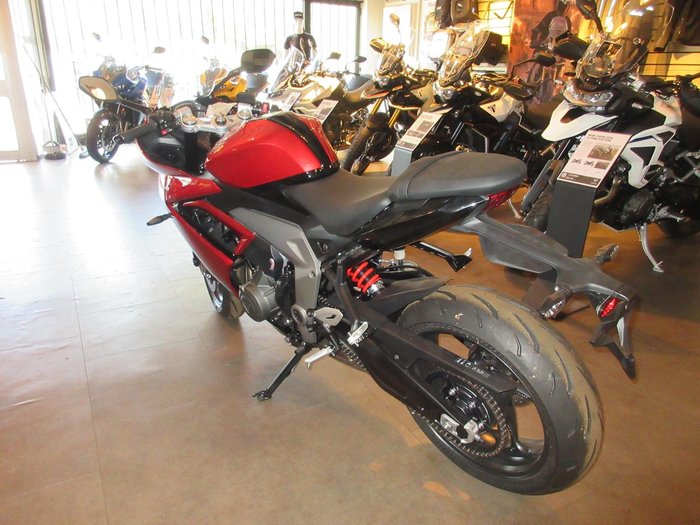 2025 Triumph Daytona 660 Daytona Red
