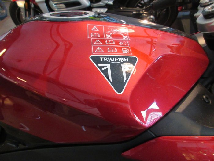 2025 Triumph Daytona 660 Daytona Red