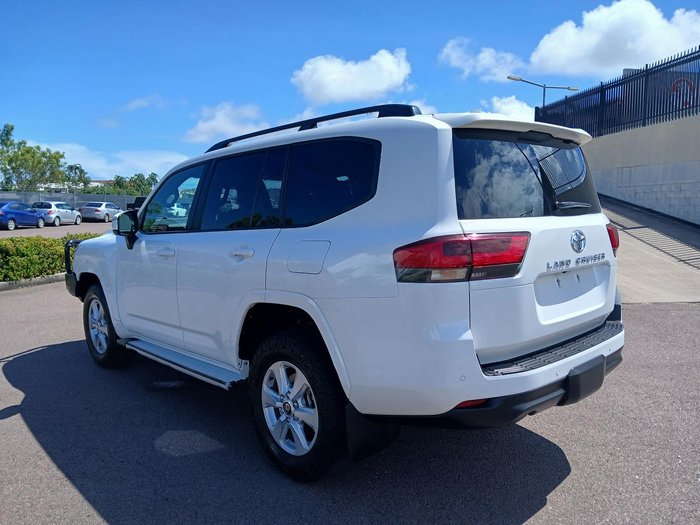 2024 Toyota Landcruiser GXL