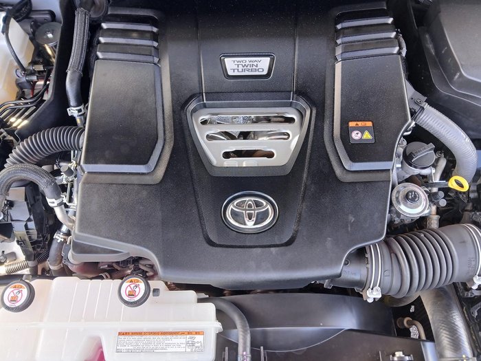 2024 Toyota Landcruiser GXL