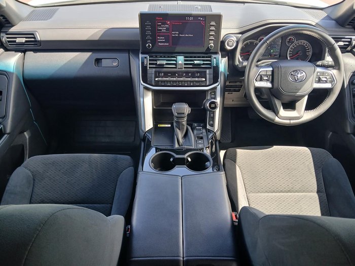 2024 Toyota Landcruiser GXL