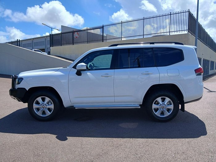 2024 Toyota Landcruiser GXL