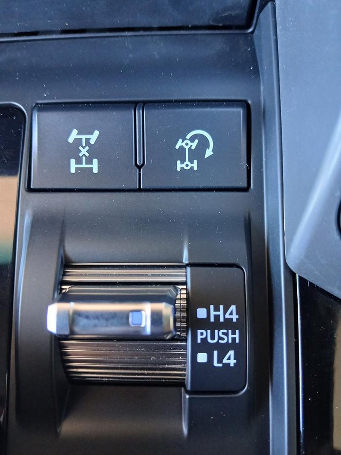 2024 Toyota Landcruiser GXL