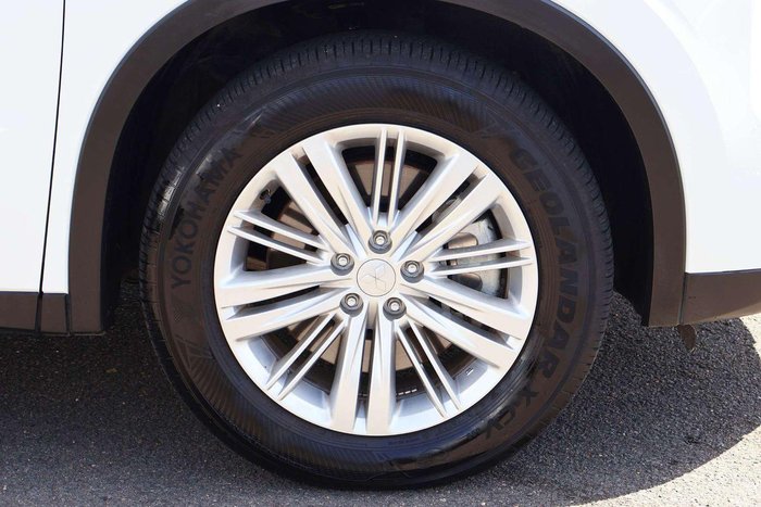 2024 Mitsubishi Outlander ES