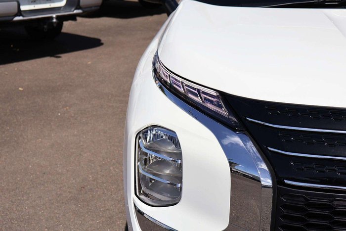 2024 Mitsubishi Outlander ES