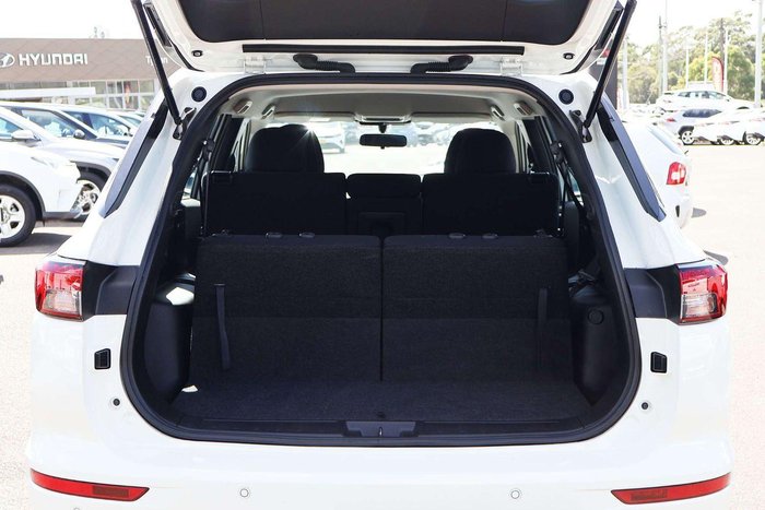 2024 Mitsubishi Outlander ES