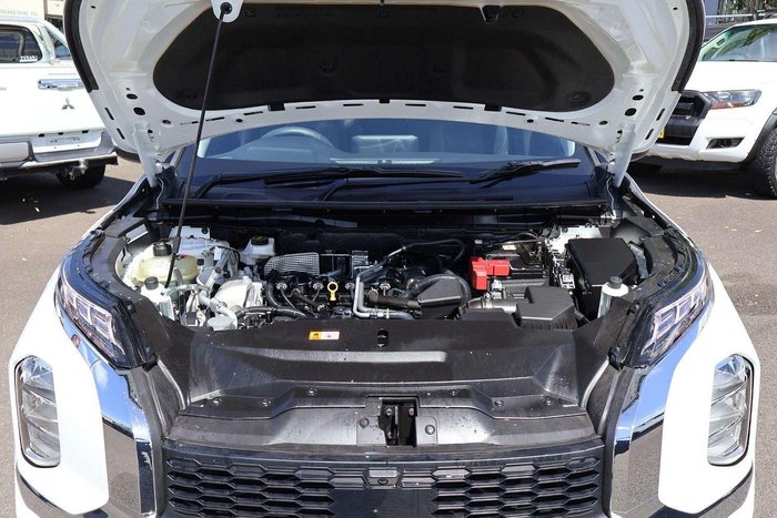 2024 Mitsubishi Outlander ES