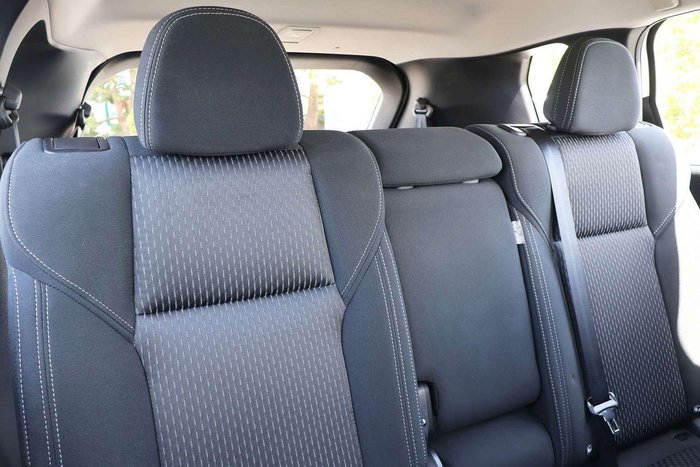 2024 Mitsubishi Outlander ES