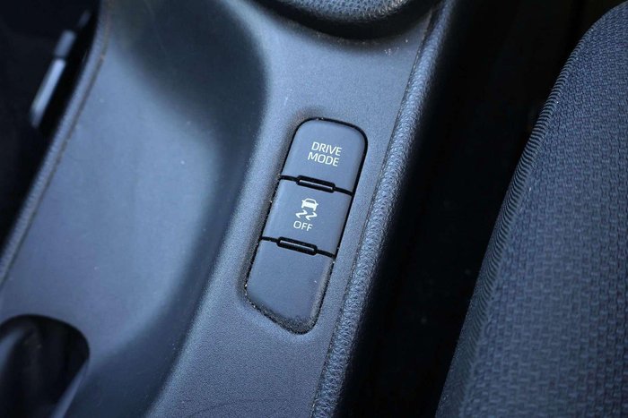 2024 Toyota Yaris Ascent Sport