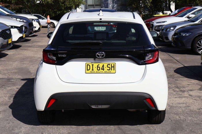 2024 Toyota Yaris Ascent Sport