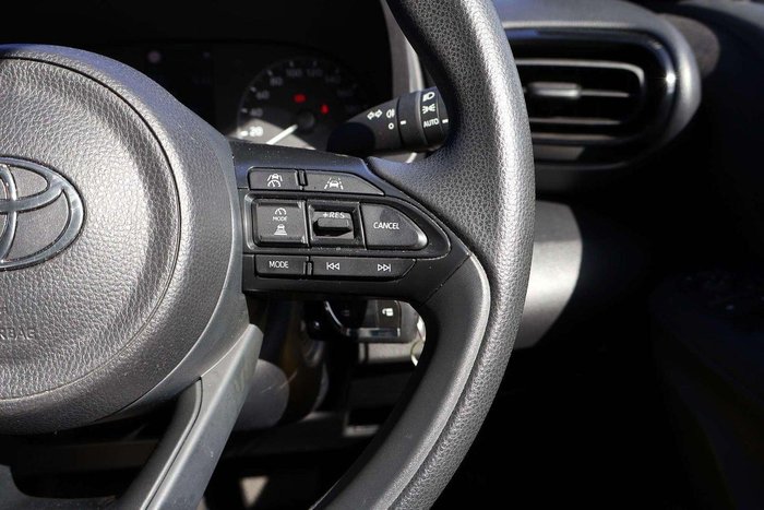 2024 Toyota Yaris Ascent Sport