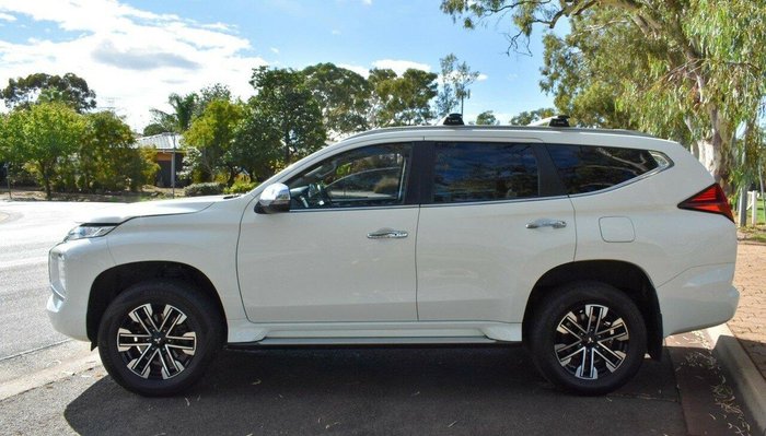 2020 Mitsubishi Pajero Sport GLS
