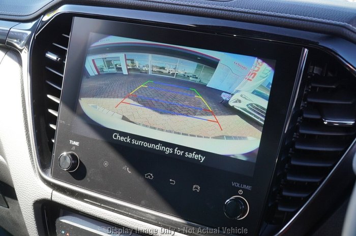 2025 Isuzu D-MAX BLADE