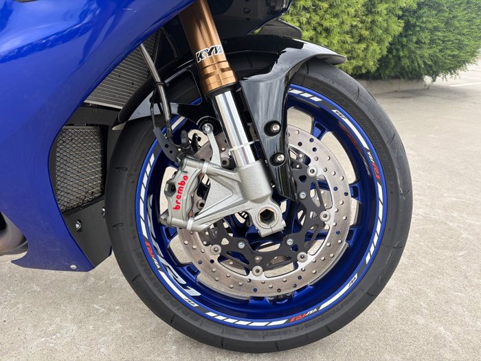 2025 Yamaha YZF-R1 Blue