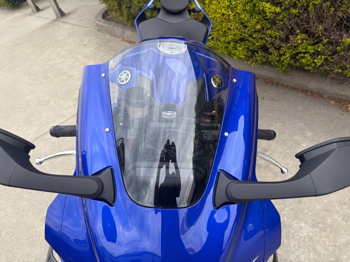 2025 Yamaha YZF-R1 Blue