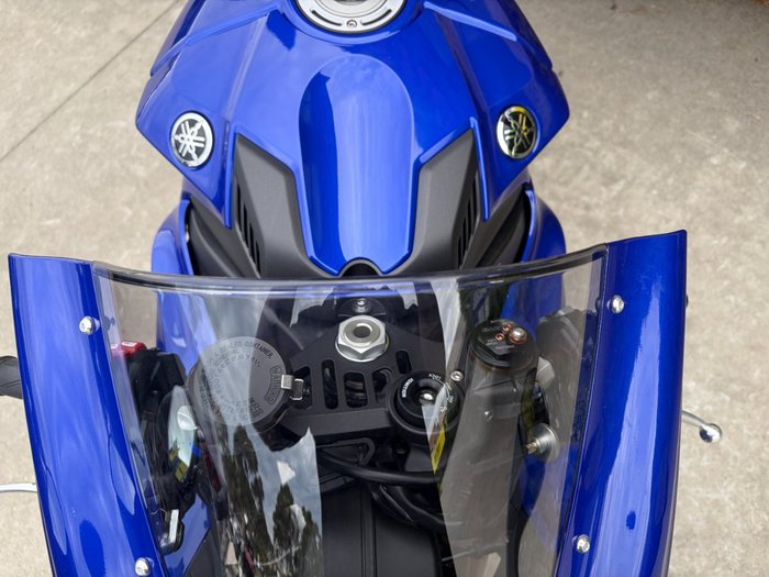 2025 Yamaha YZF-R1 Blue