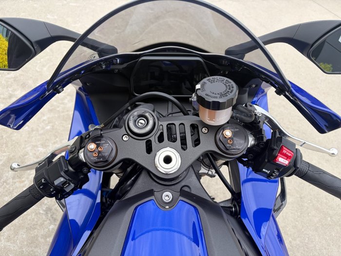 2025 Yamaha YZF-R1 Blue