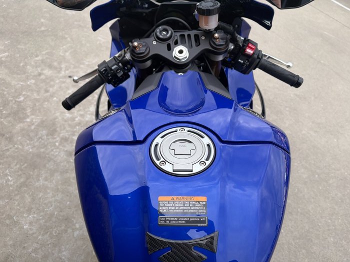 2025 Yamaha YZF-R1 Blue