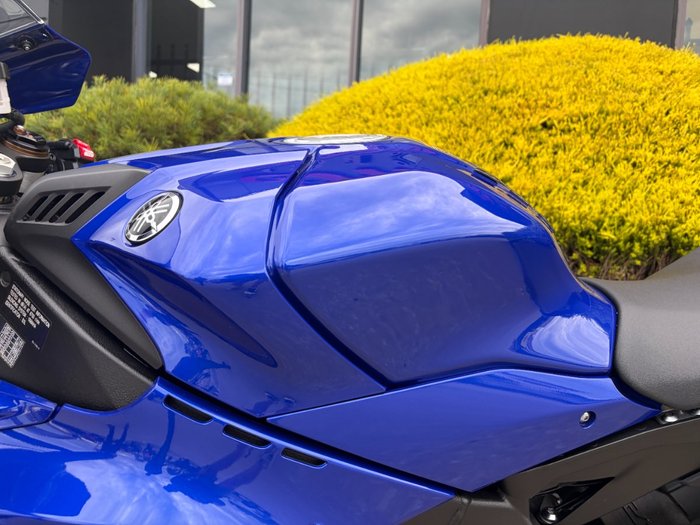 2025 Yamaha YZF-R1 Blue