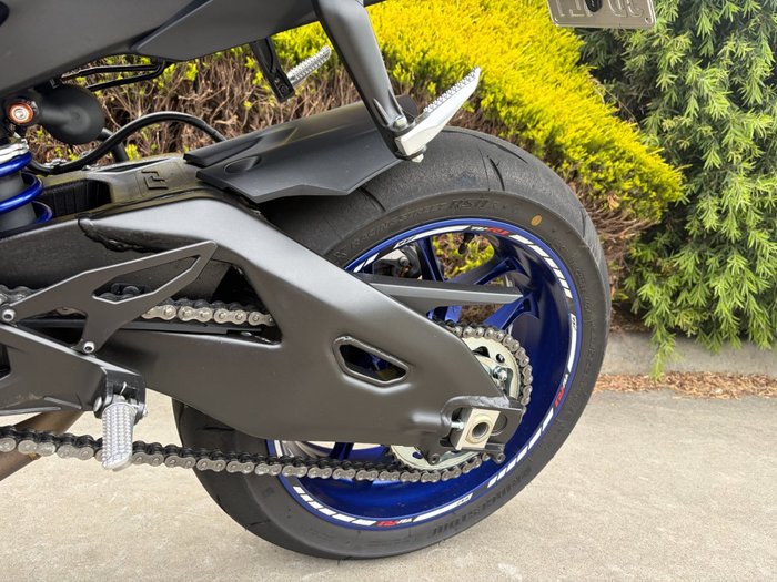 2025 Yamaha YZF-R1 Blue