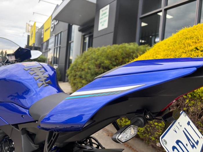 2025 Yamaha YZF-R1 Blue