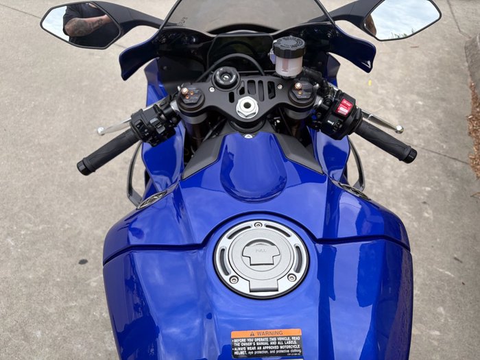 2025 Yamaha YZF-R1 Blue