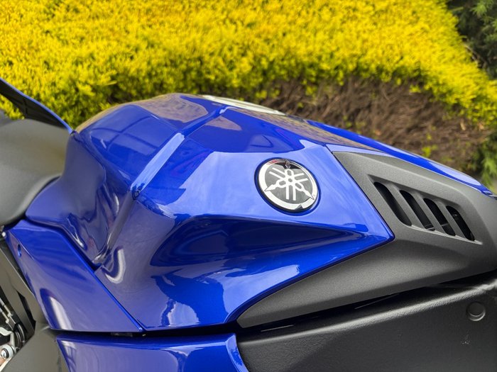2025 Yamaha YZF-R1 Blue