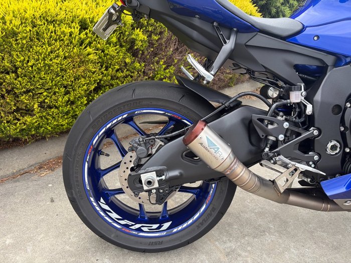 2025 Yamaha YZF-R1 Blue