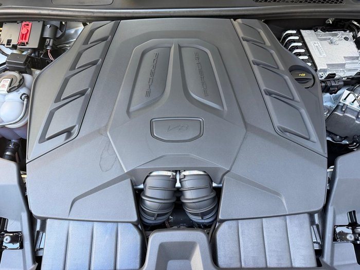 2024 Porsche Cayenne GTS 9YA II MY25 4X4 On Demand White