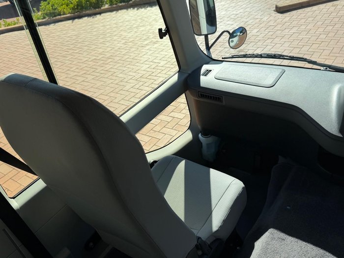 2025 Toyota Coaster GDB70R