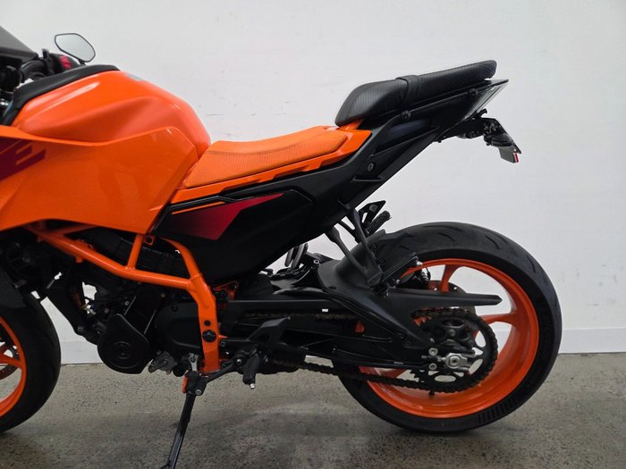 2024 Ktm 390 DUKE Orange