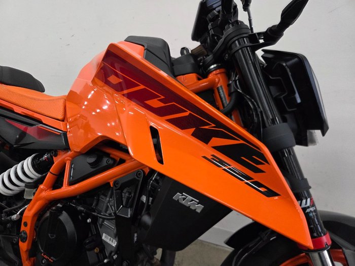 2024 Ktm 390 DUKE Orange