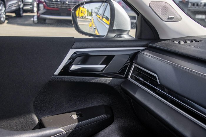 2025 Mitsubishi Outlander ES