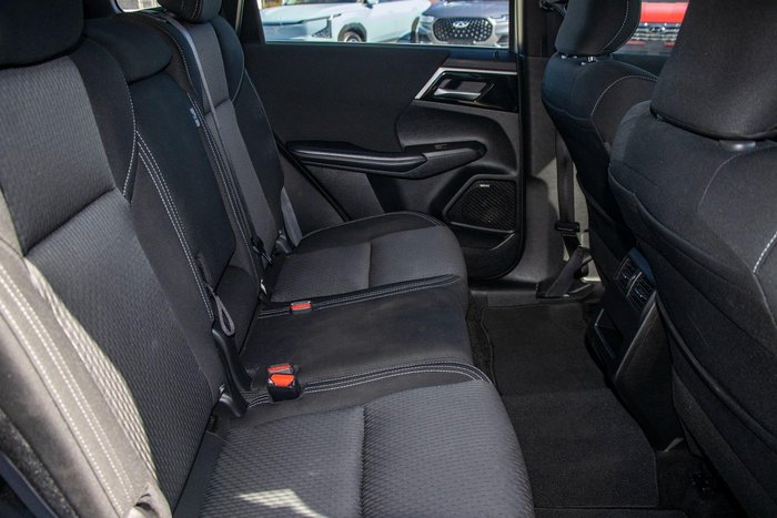 2025 Mitsubishi Outlander ES