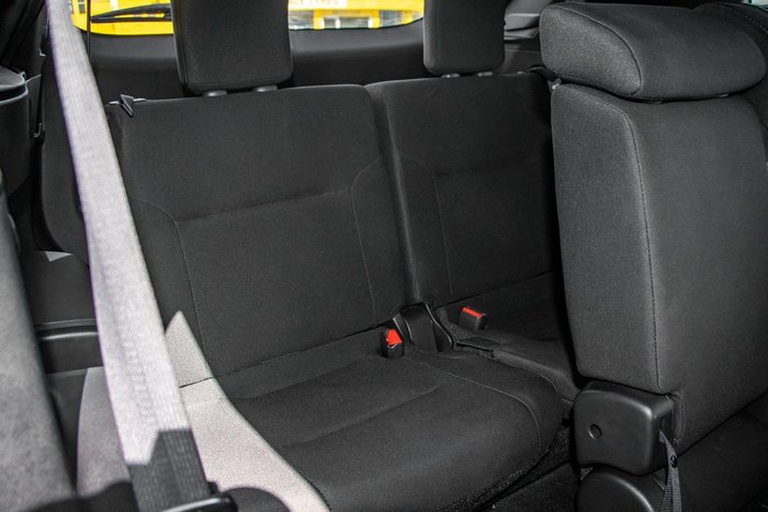 2025 Mitsubishi Outlander ES